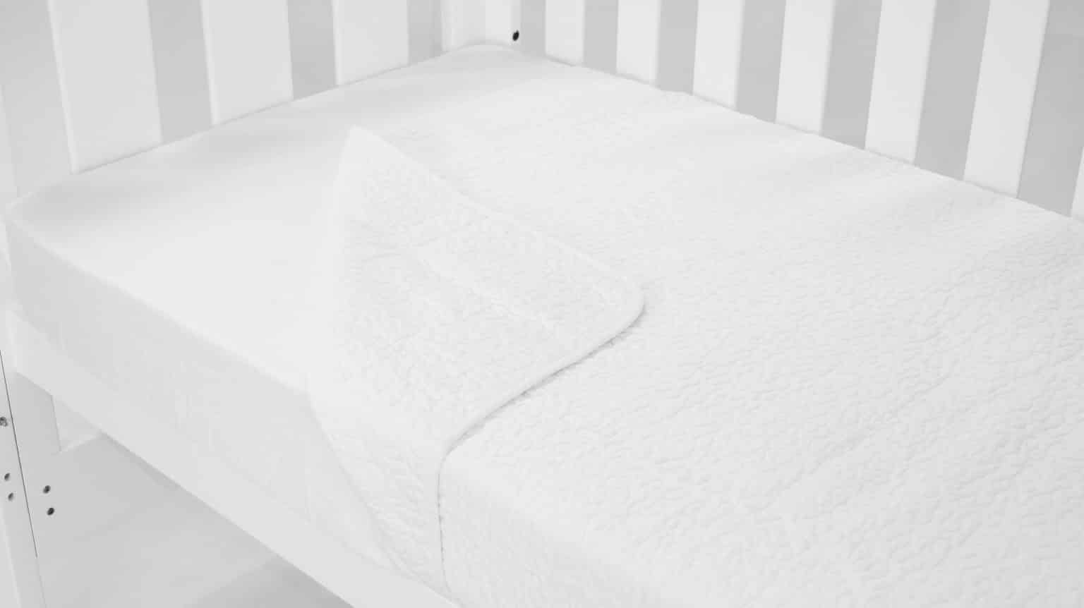 Cot Quilt Coverlet Classic White babyhood