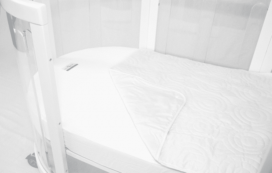 Amani Bebe Organic Oval Quilt Coverlet