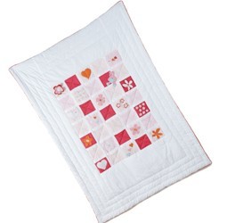 Playgro Hearts and Flowers Quilted Throw