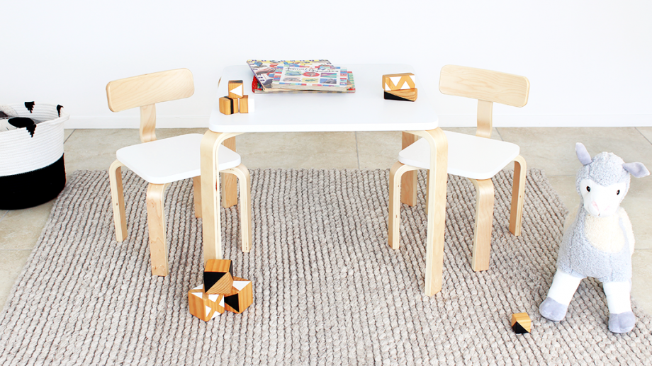 Scandi Playing Table & Chairs