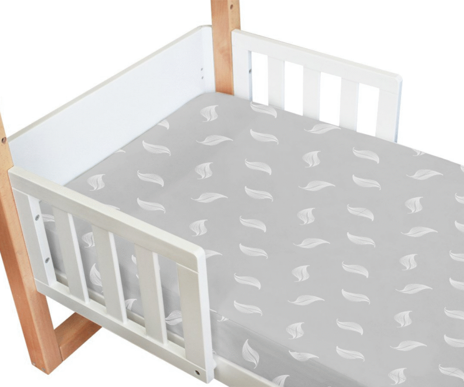Amani Bebe Organic Compact Fitted Sheet - White Leaf