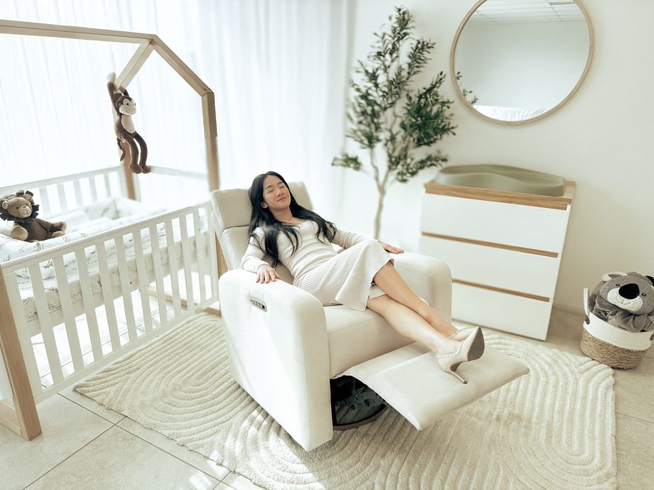 Roma Electric Feeding Glider Chair - Latte