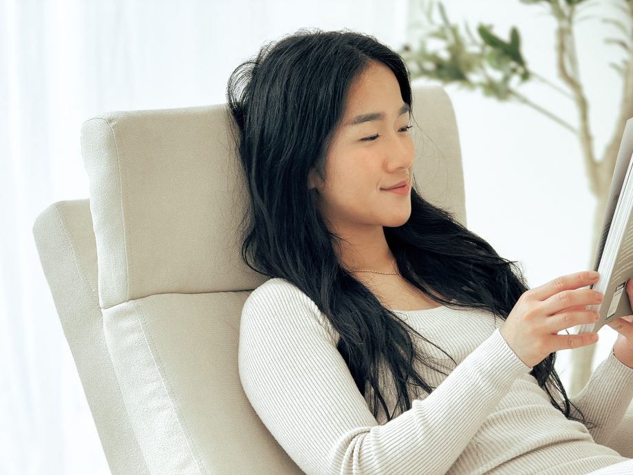 Roma Electric Feeding Glider Chair - Latte