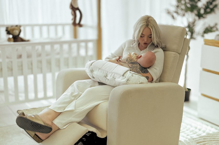 Roma Electric Feeding Glider Chair - Ivory